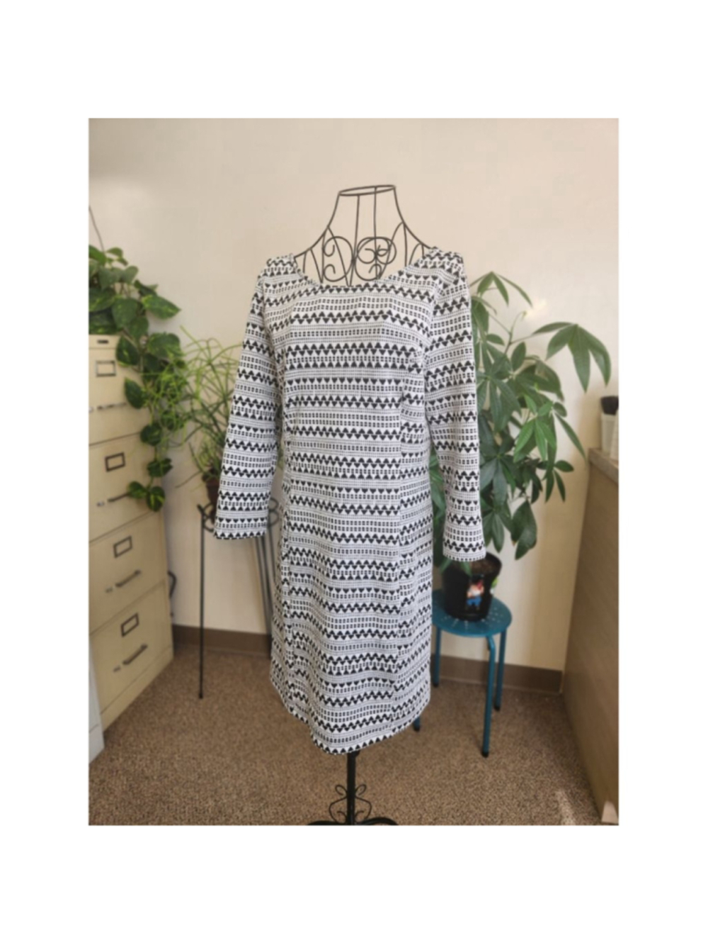 Jack Black & White geometric Patterned boat neckline Long Sleeve Dress L